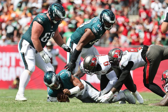 Jalen-Hurts-Sacked-Eagles-Bucs-8.29.25-NFL.jpg
