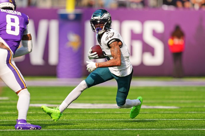 Game ball, three stars, and snap count analysis: Week 7, Eagles at Vikings
