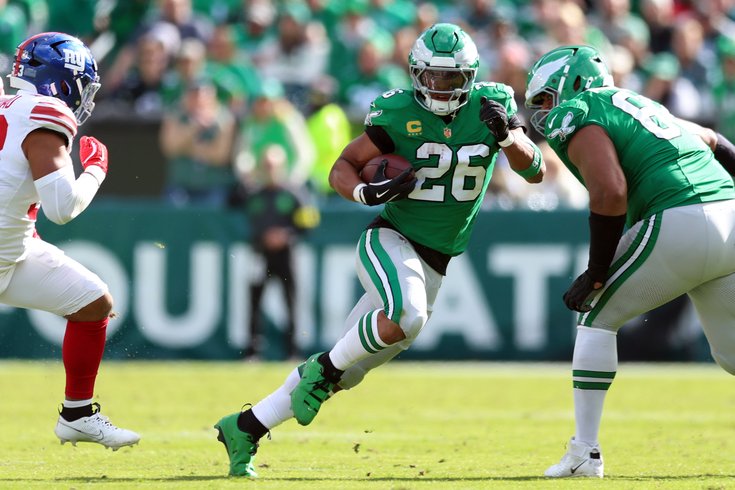 Eagles-Giants-Saquon-Barkley_102625