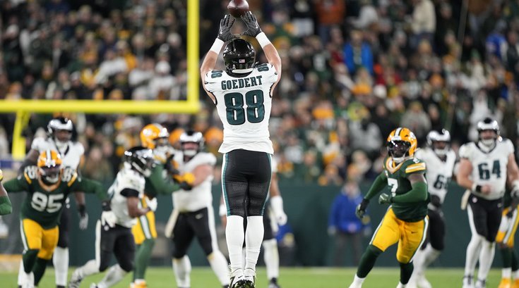 Dallas-Goedert-Catch-Eagles-Packers-Week-10-NFL.jpg