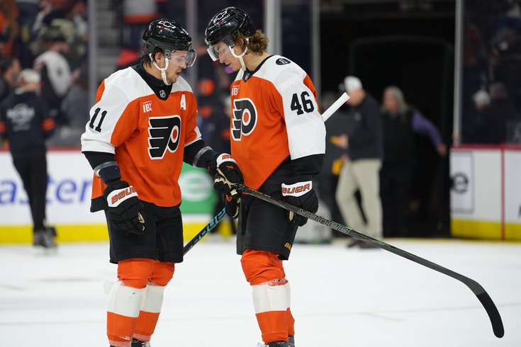 Travis-Konecny-Trevor-Zegras-Flyers-Canes-12.14.25-NHL.jpg