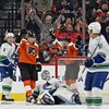 Christian-Dvorak-Goal-Flyers-Canucks-12.22.25-NHL.jpg