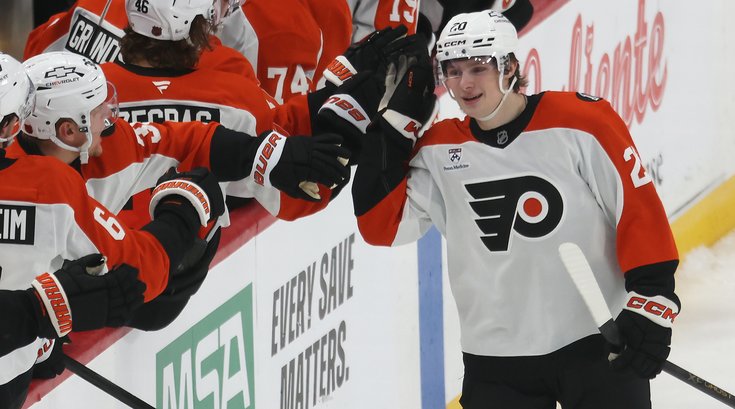 Alex-Bump-Goal-Flyers-Pens-3.7.25-NHL.jpg