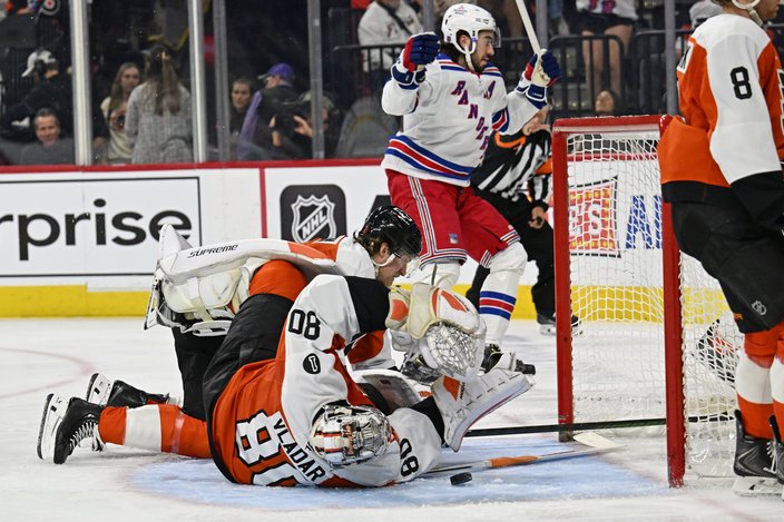 Dan-Vladar-Crease-Flyers-Rangers-3.9.25-NHL.jpg