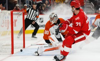 Dylan-Larkin-Goal-Flyers-Red-Wings-4.9.26-NHL.jpg