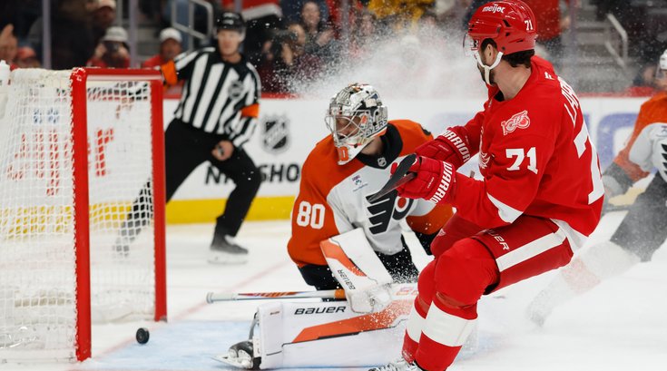 Dylan-Larkin-Goal-Flyers-Red-Wings-4.9.26-NHL.jpg