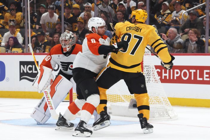 Cam-York-Sidney-Crosby-Flyers-Pens-4.20.26-NHL.jpg