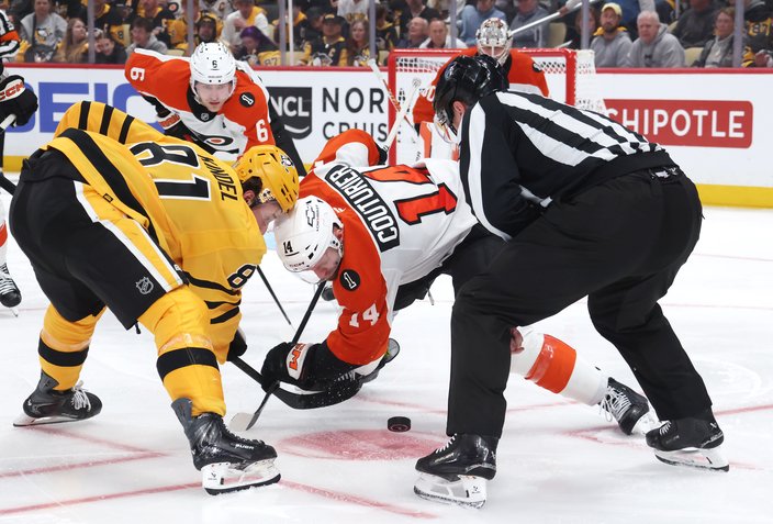Sean-Couturier-Faceoff-Flyers-Game-1-NHL-Playoffs-2026.jpg