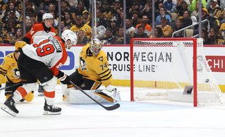 Garnet-Hathaway-Goal-Flyers-Penguins-Game-2-2026-NHL-Playoffs.jpg