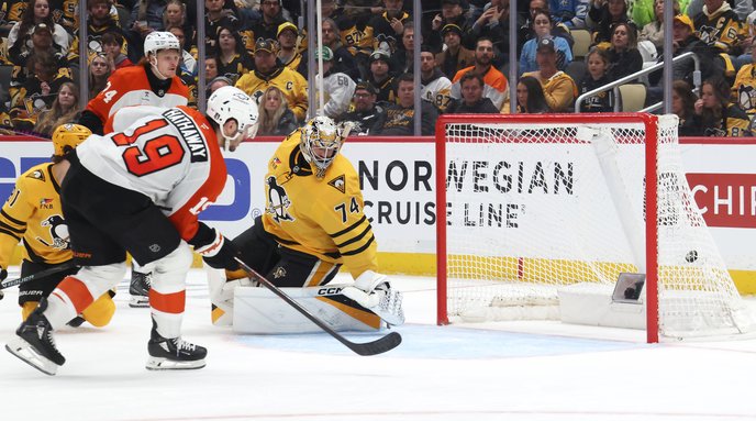 Garnet-Hathaway-Goal-Flyers-Penguins-Game-2-2026-NHL-Playoffs.jpg