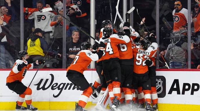 Flyers-Cam-York-Celebration-Playoffs-Game-6-.jpg