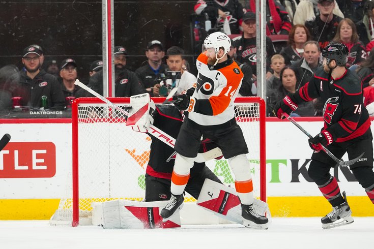 Sean-Couturier-Screen-Flyers-Canes-Game-1-Playoffs-2026.jpg
