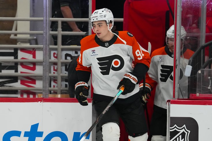 Porter-Matone-Flyers-Game-2-Entrace-2026-NHL.jpg
