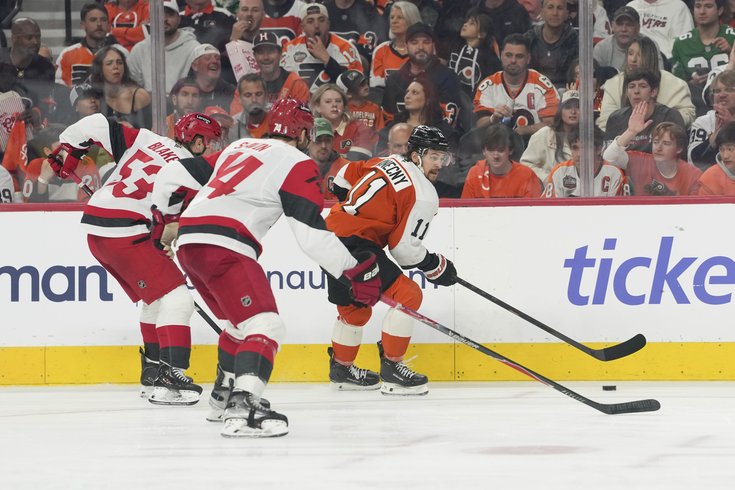 Travis-Konecny-Flyers-Hurricanes-Game-4-NHL-Playoffs-2026.jpg