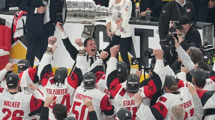 Rod-BrindAmour-Stanley-Cup.jpg