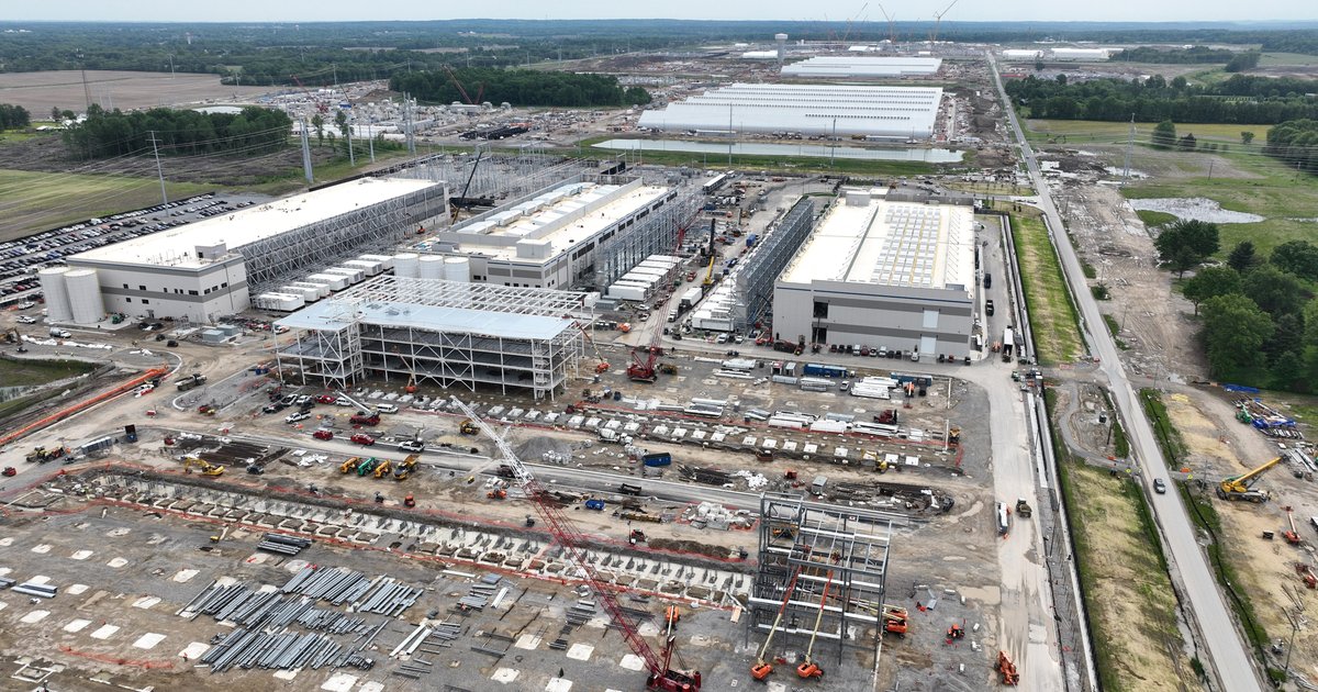 Why better‑off cities and towns see more benefits from data centers than rural regions