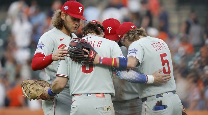 Phillies-huddle-all-star_072526
