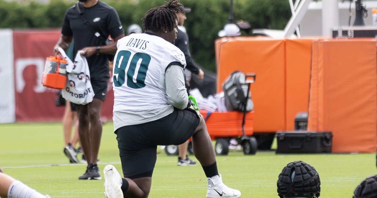 How will the Eagles replace Jordan Davis after his ankle injury?