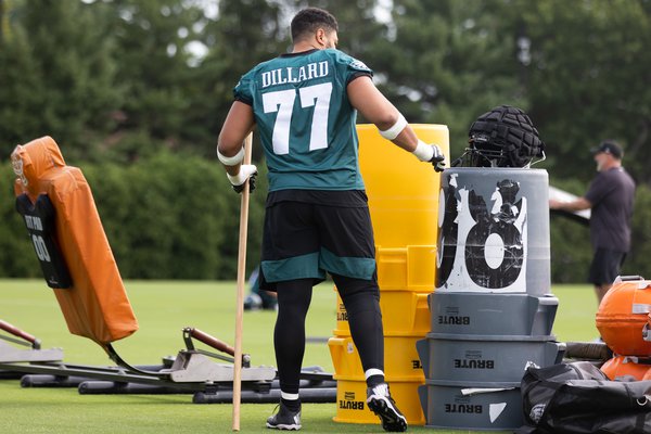 Andre-Dillard-Eagles-training-camp_072722_147.jpg