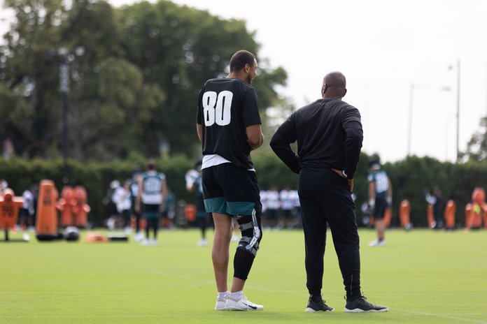 Breaking: Eagles TE Tyree Jackson tears ACL in regular season finale –  Philly Sports