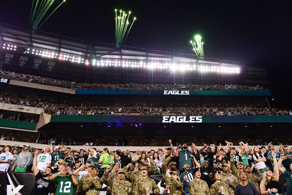fans_Eagles_Giants_091922_KateFrese29.jpg