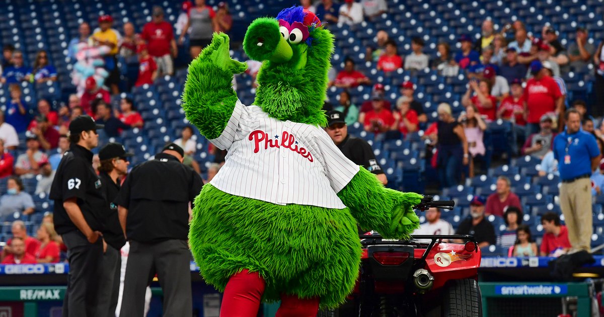 Phillies notes: Mural of San Diego Chicken stomping Phillie Phanatic removed - Vimarsana News