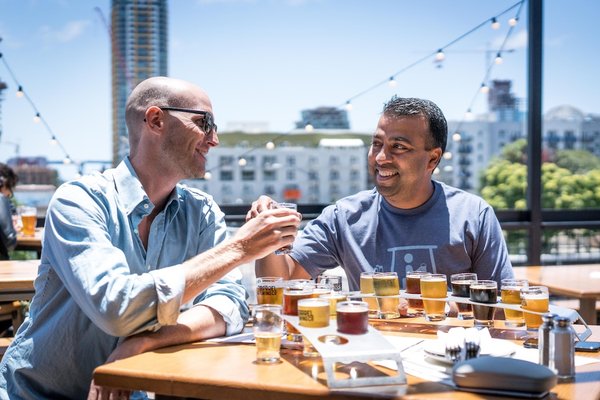 alcohol-problem-drinkers-pexels