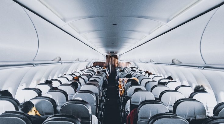 american-airlines-passengers-pexels