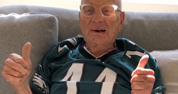 How Twitter revived an Eagles fan's celebrity status