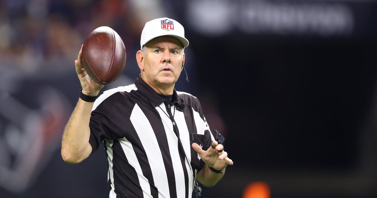 Bill Vinovich, referee who wears No. 52, assigned to