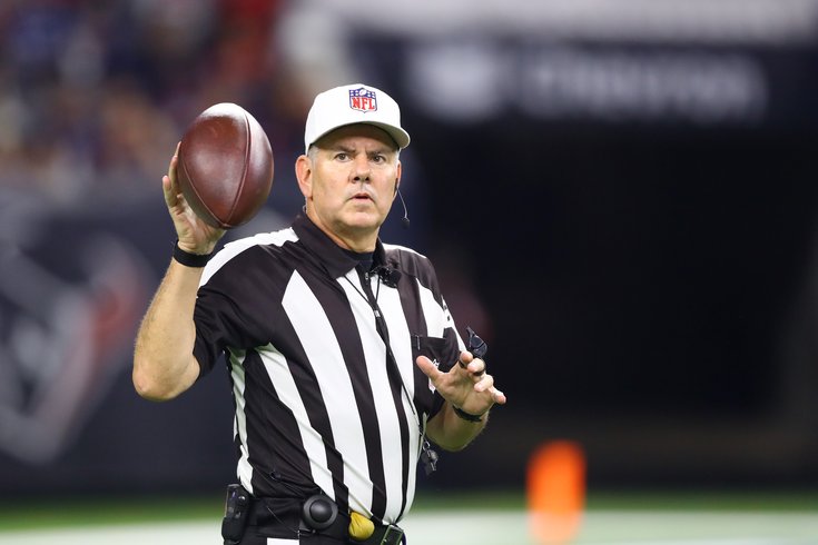 Bill Vinovich Referee Who Wears No 52 Assigned To Eagles