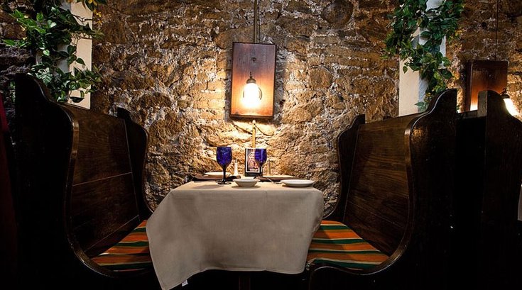 bistro romano booth