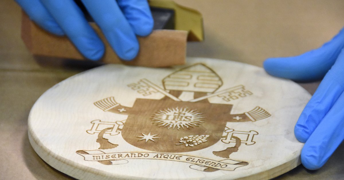 Inmates, guards carve chair as gift for Pope Francis PhillyVoice