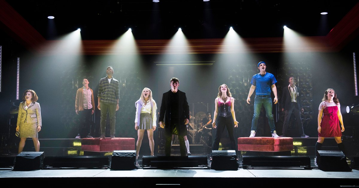 The 90s Are Back In The Kimmel S Cruel Intentions Musical Phillyvoice