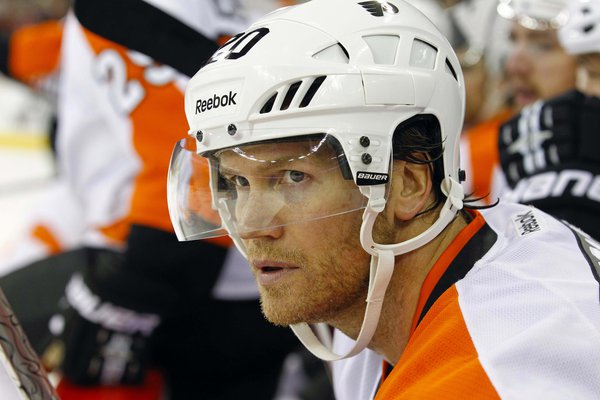 Chris Pronger, a Hockey Hall of Fame defenseman, recalls his