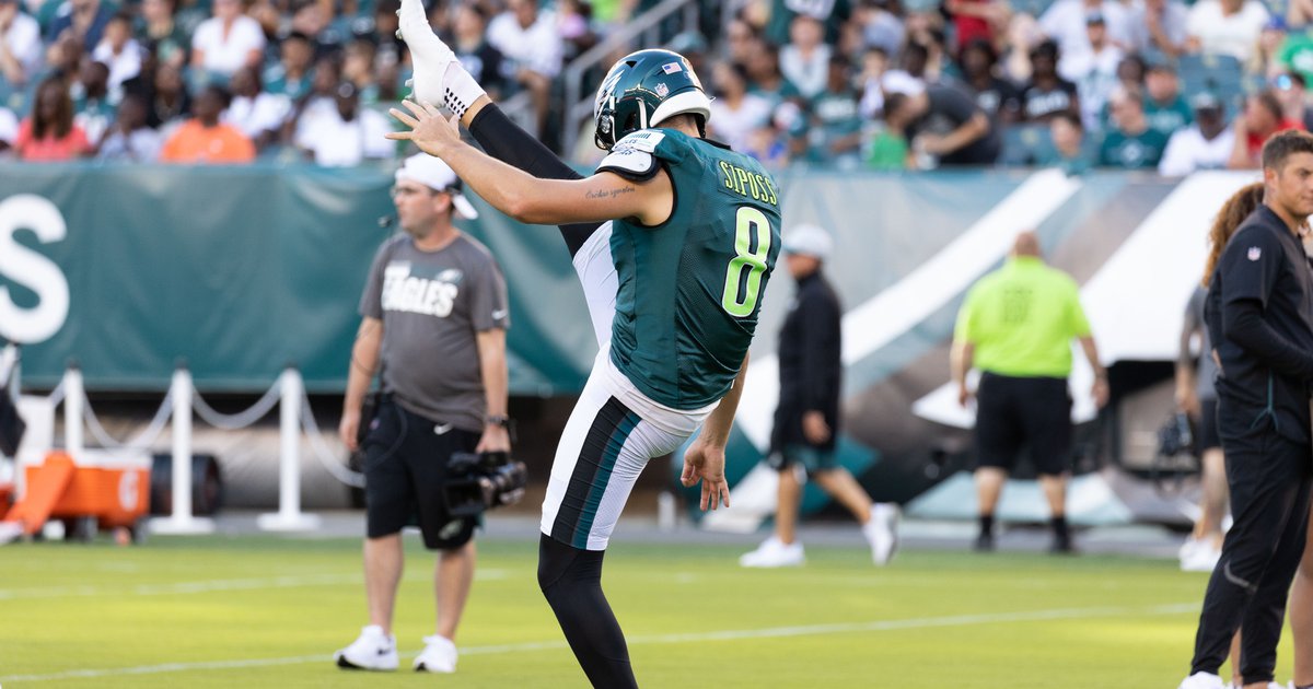 Eagles' Darius Slay gives ball to James Harden while stopping Vikings