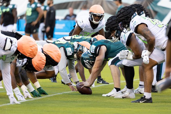 Offensive defensive lines Eagles Open Practice 080722 Claggett