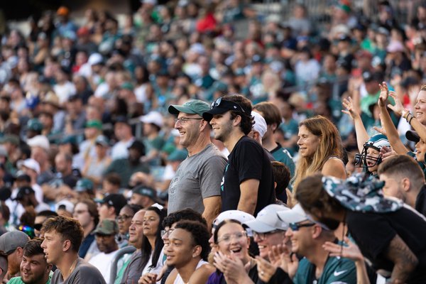 Fans Eagles Open Practice 080722 Claggett