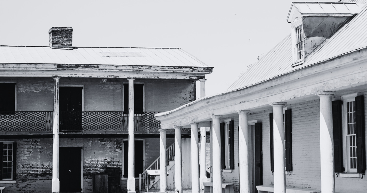 Fort Mifflin Candlelight Ghost Tours 2026 explore one of Philly’s most famously haunted sites