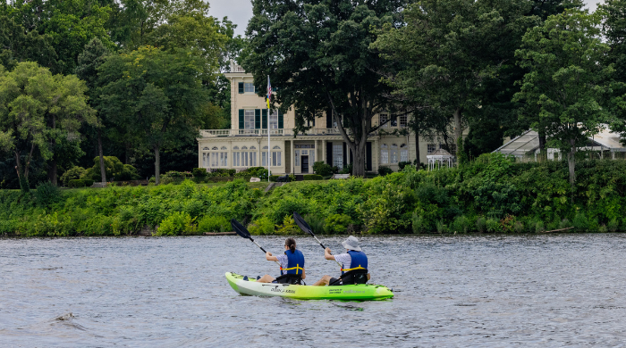 Guided kayak trip to Amico Island from Philadelphia