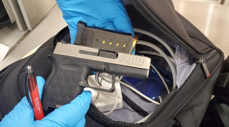 gun tsa philly airport