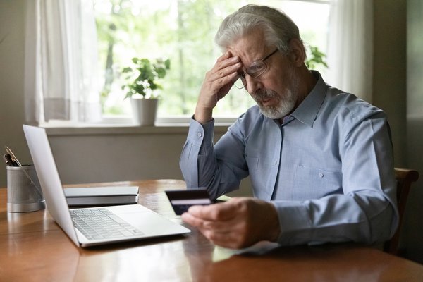 Purchased - Elderly man victim of internet scam
