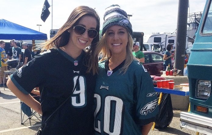 female eagles gear