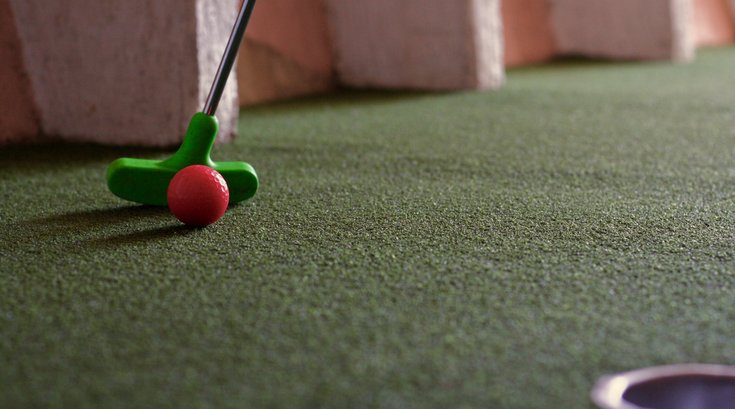 mini golf tournament at Linvilla Orchards