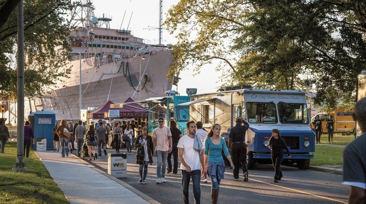 navy-yard-night-festival-food-trucks