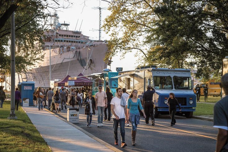 navy-yard-night-festival-food-trucks