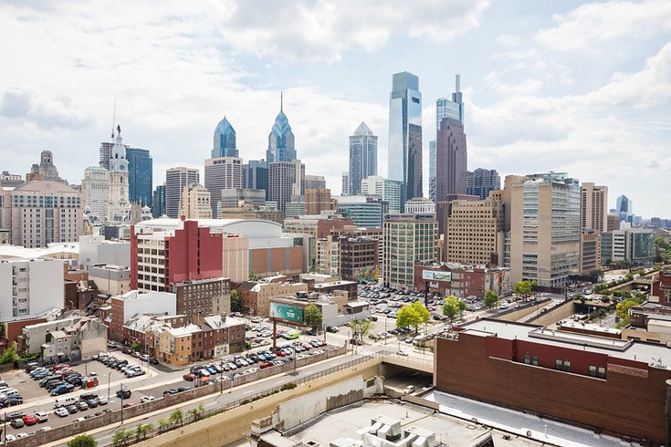 Philly skyline image during summer months