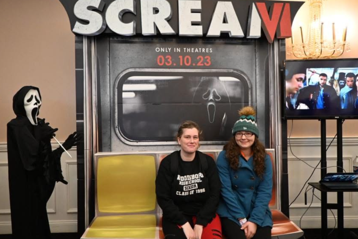 A “Scream”-themed photo setup at a past Monster-Mania Con