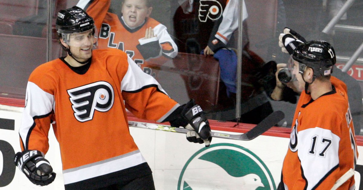 Former NHL All-Star Briere retires after 17 season