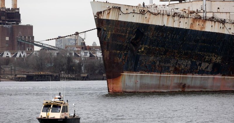Trailer for documentary on SS United States shows ship's journey down the Delaware River